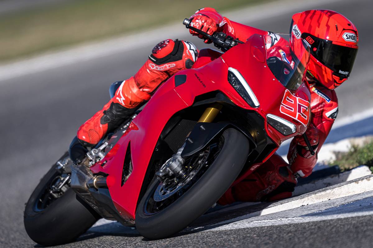 2026 Ducati PANIGALE V2 896