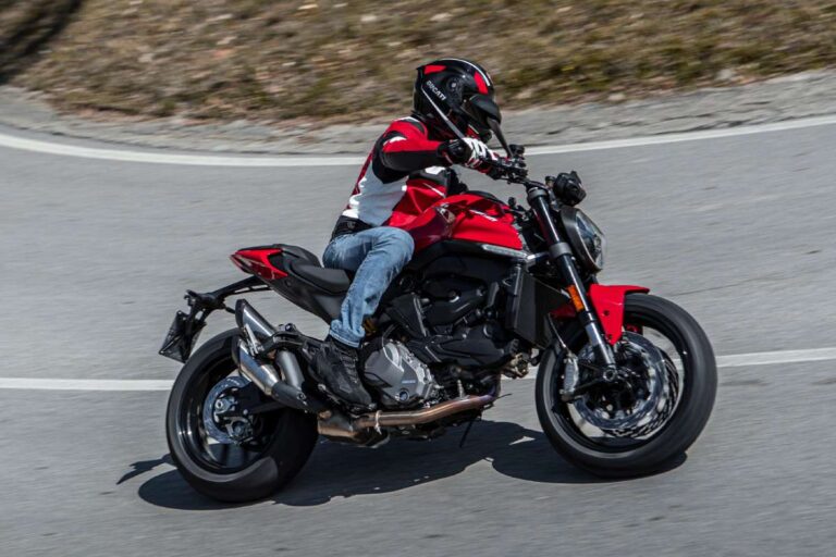 2025 Ducati Monster Plus | BMW Motorcycles of Jacksonville