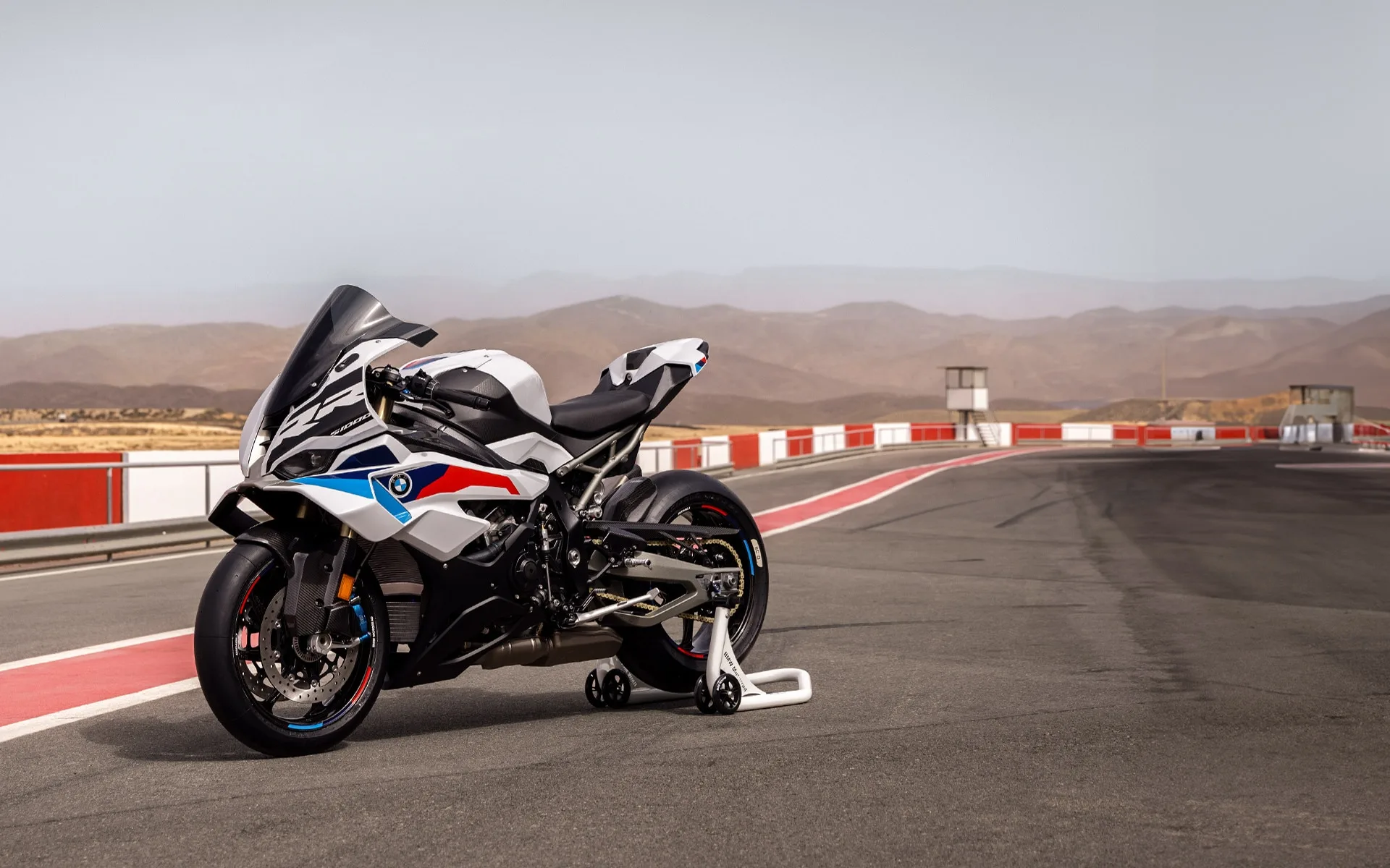 2026 BMW S 1000 RR vs. Kawasaki Ninja ZX-10R